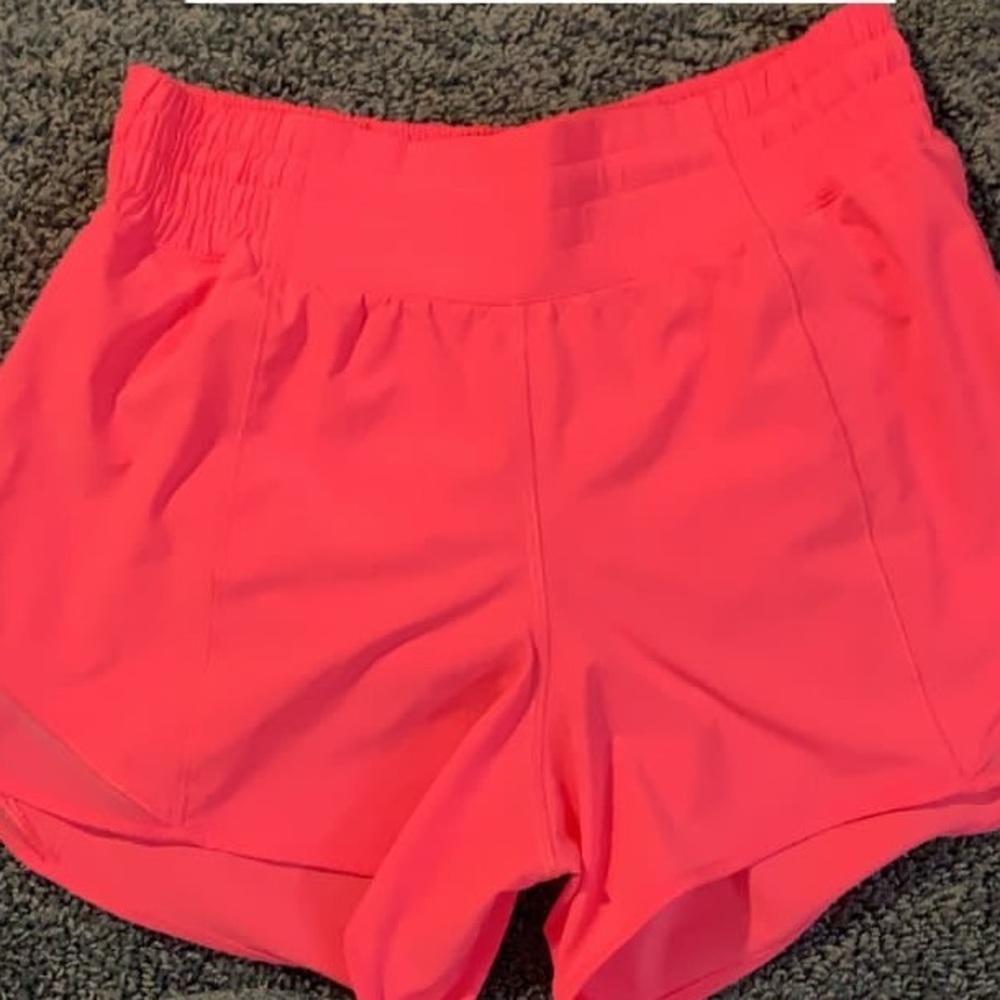pink lululemon hotty hot shorts